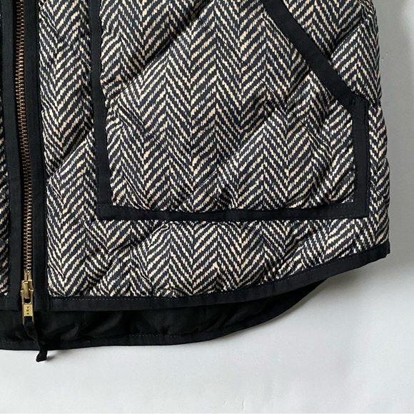 J. Crew Down Vest Size Small Excursion Quilted Herringbone Black Tan EUC $108 - Picture 14 of 16